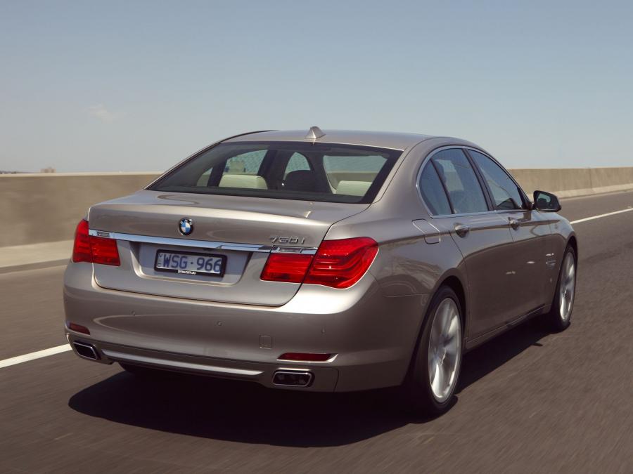  BMW 750i 2008 года  (AU) (фото 7 из 16)
